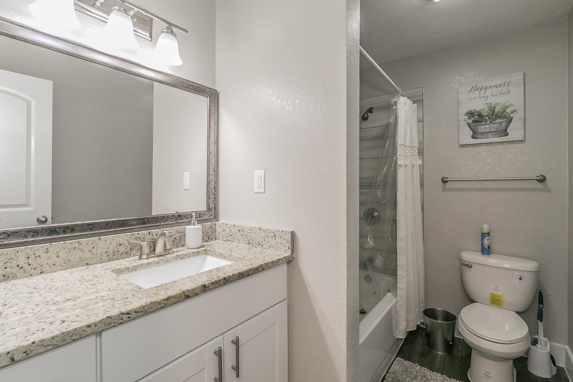Cozy 2Br Farmhouse Apt - Sleeps 8 - Free Parking! Arlington Exterior foto
