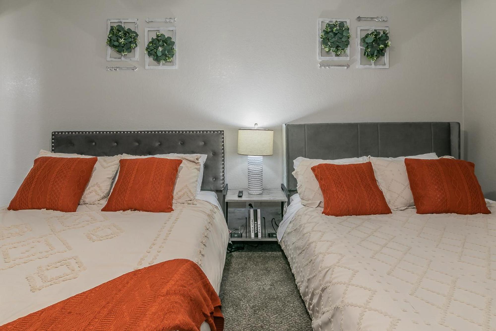 Cozy 2Br Farmhouse Apt - Sleeps 8 - Free Parking! Arlington Exterior foto